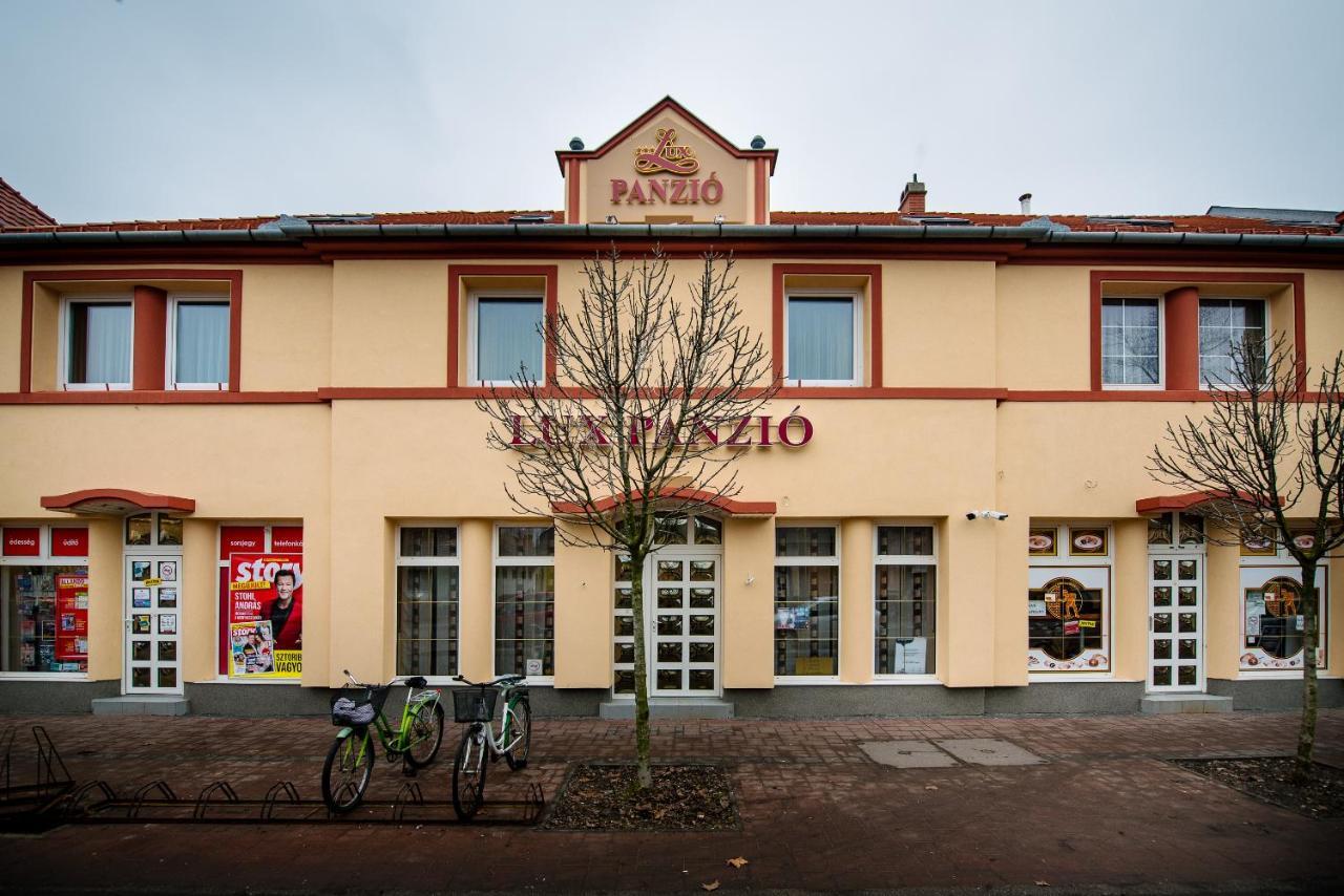 Lux Panzió Szarvas